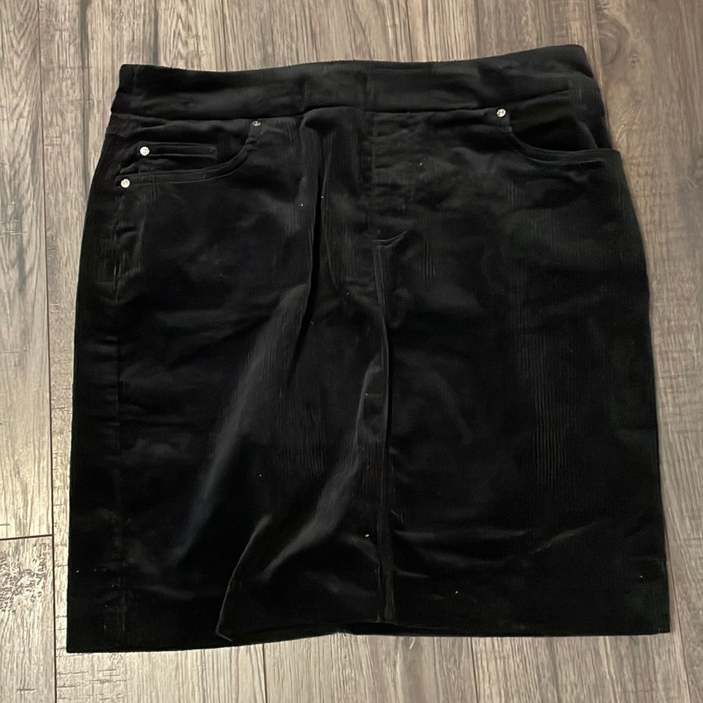 S.C & C.O | Black Velvet Skirt!